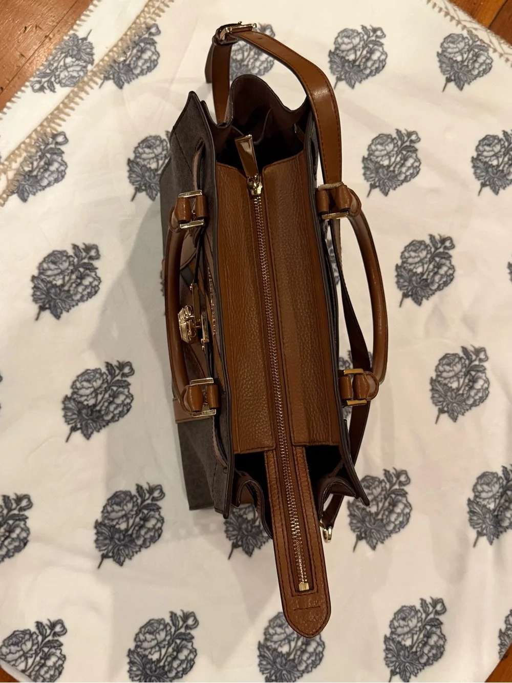 Michael Kors Nouveau Hamilton Large Satchel & Jet Set Wristlet Set